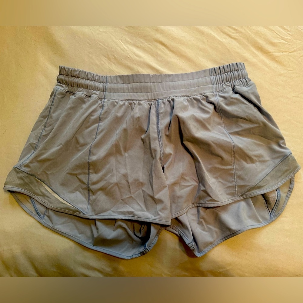 Lululemon hot hot low rise 4”